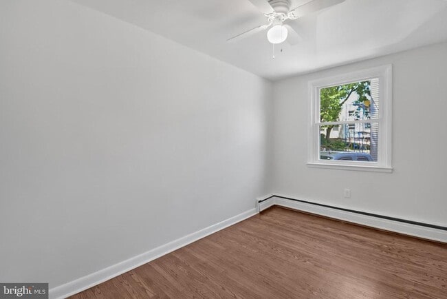 Building Photo - 2409 Manor Rd