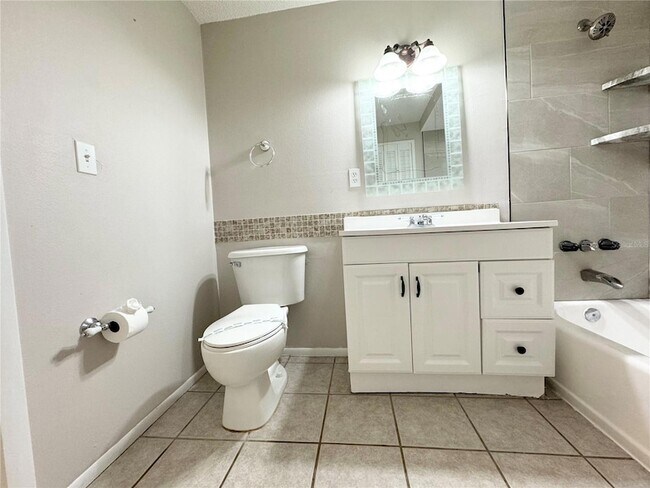 Building Photo - 237 Matisse Cir N