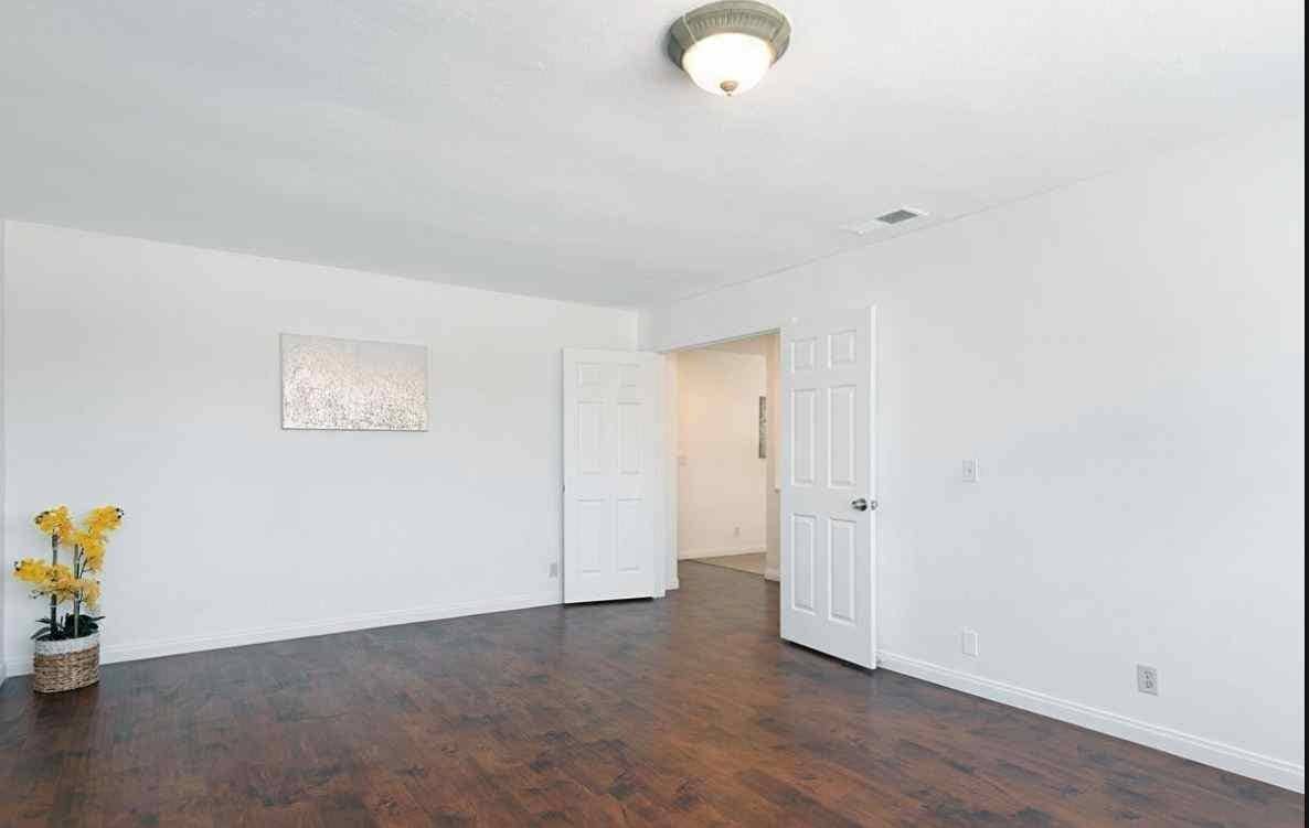 Building Photo - 710 Hillward St