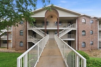 Building Photo - 350 Wildwood Dr S