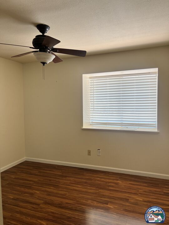Building Photo - 1240 E Calle De Oro