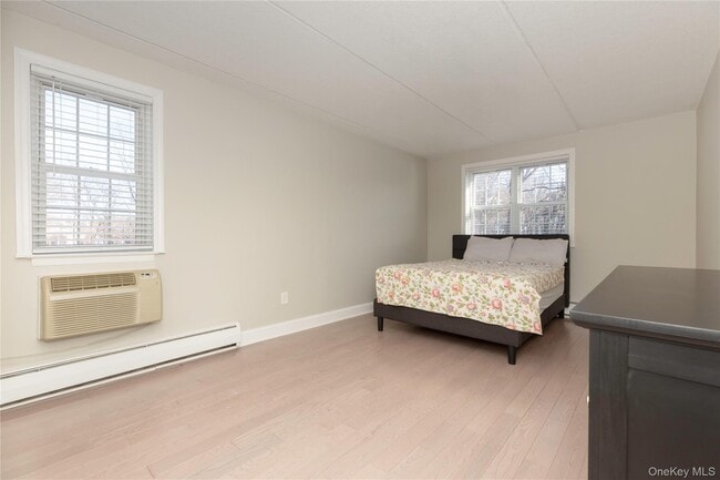 Building Photo - 4 Consulate Dr