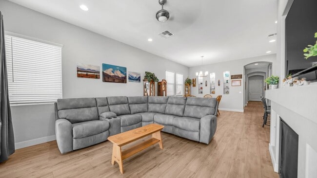 Building Photo - 23080 E Carriage Wy