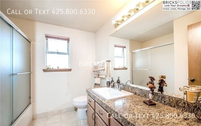 Building Photo - Beautiful Silver Lake Residence in Everett