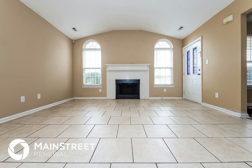 Building Photo - 11219 Knotty Pine Pl