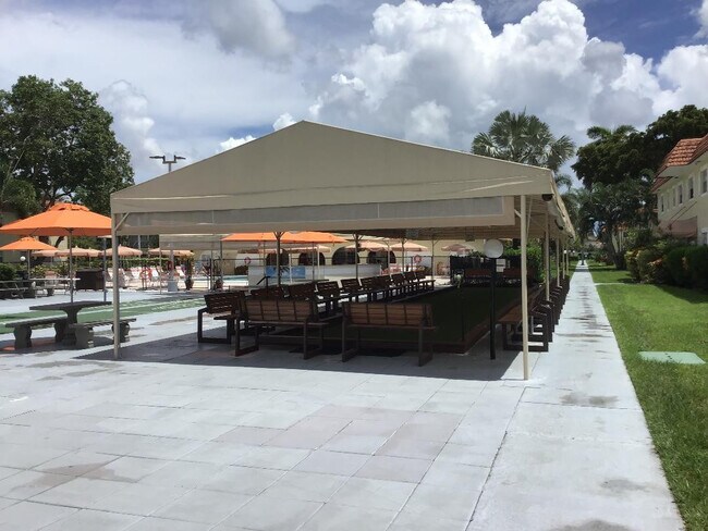 Building Photo - 5641 SW 2nd Ct