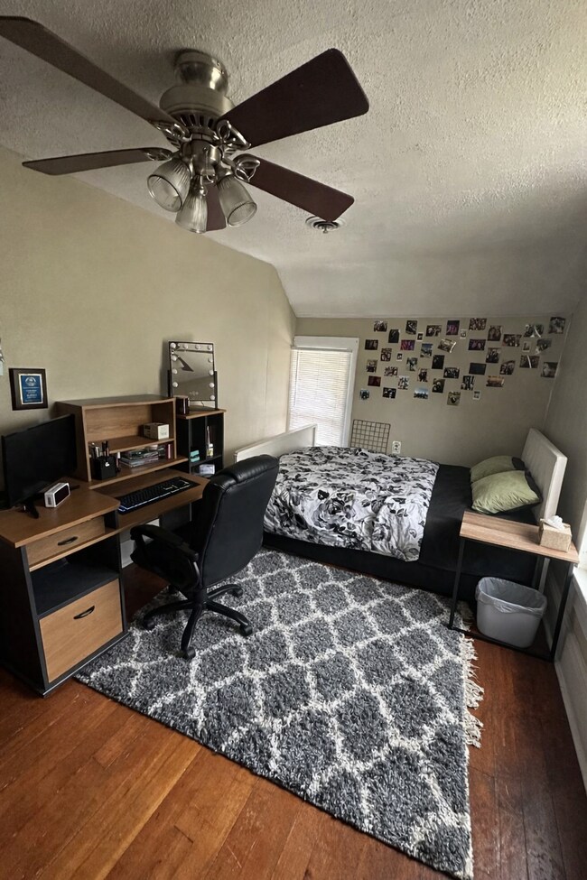 Building Photo - Awesome 3 bedroom 1 bath - available for June 1st close to UWEC!