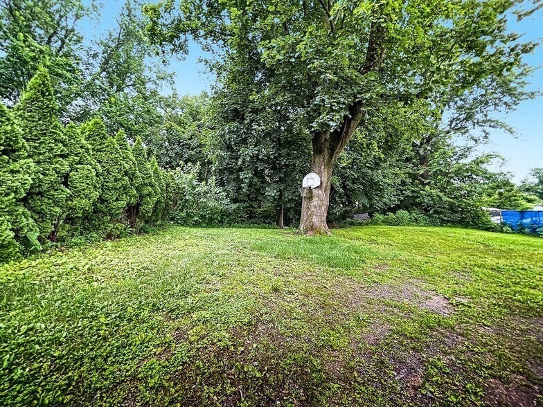 Building Photo - 116 Hampden St