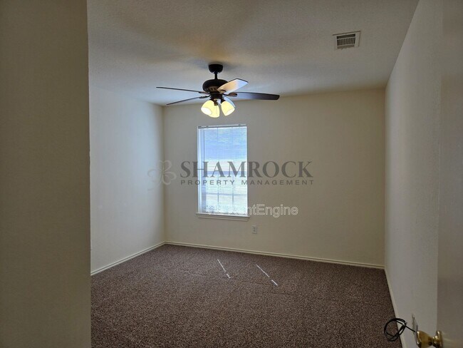 Building Photo - 10201 Lilac Ln