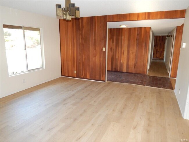 Building Photo - 2795 Temple Hills Dr