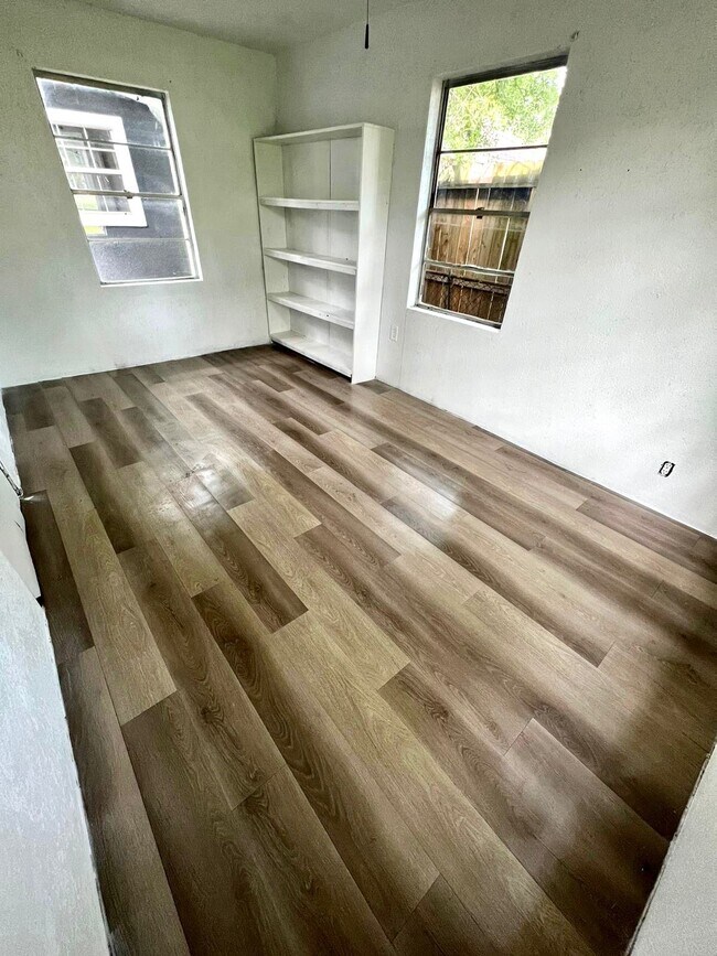 Building Photo - 2107 Garvey Dr