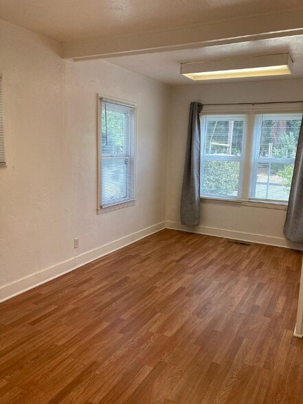 Building Photo - 849 5th St