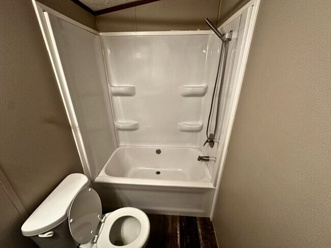 Building Photo - Secure Gated Delight Community