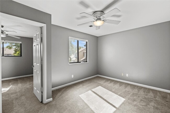 Building Photo - 1707 Thorny Briar Dr