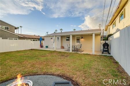 Building Photo - 325 W Avenida Palizada