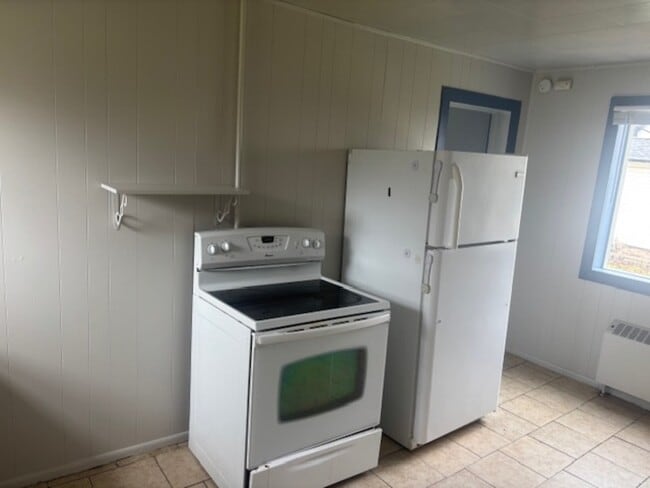 Building Photo - 1611 Ontario Ave