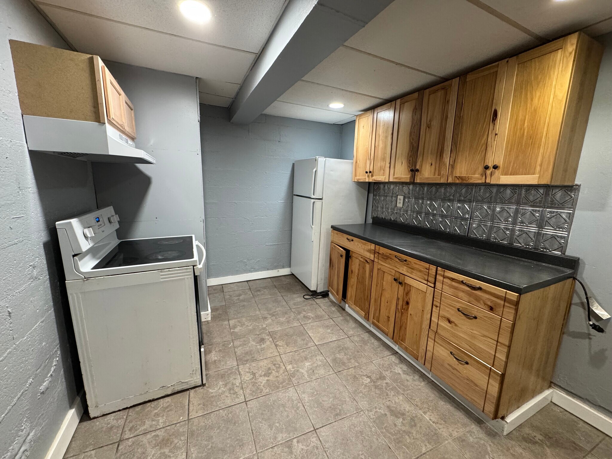 Building Photo - 1112 Riverside Ter