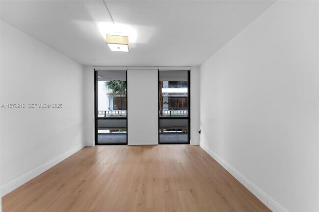 Building Photo - 13951 Kendale Lakes Cir