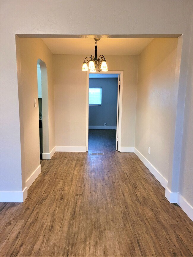 Building Photo - Newly Remodeled 1 bed/1 bath in Sugarhouse...