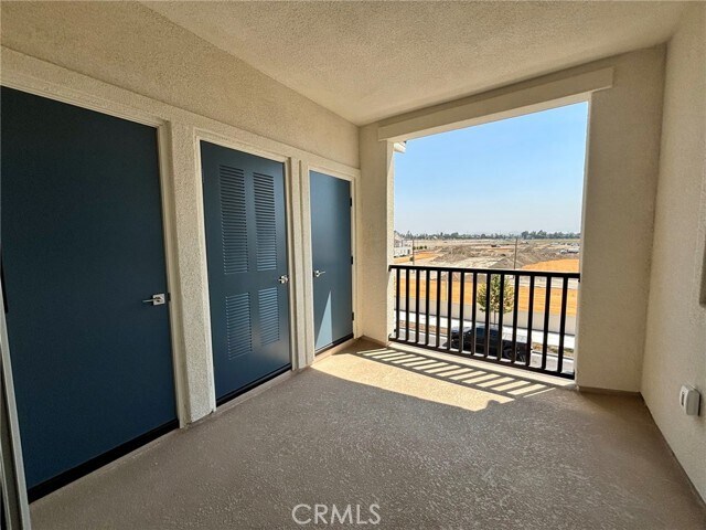 Building Photo - 6136 Valentina Wy