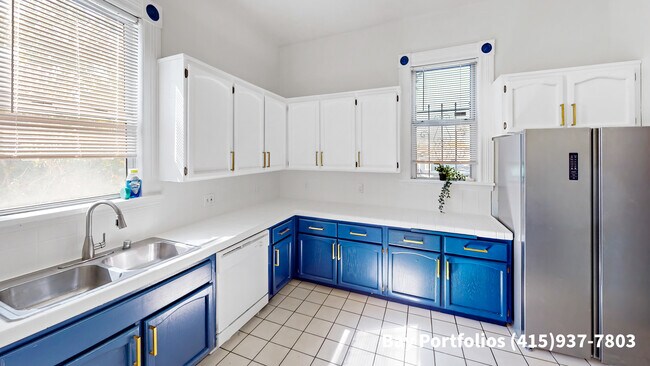 Building Photo - 1239 Haskell St