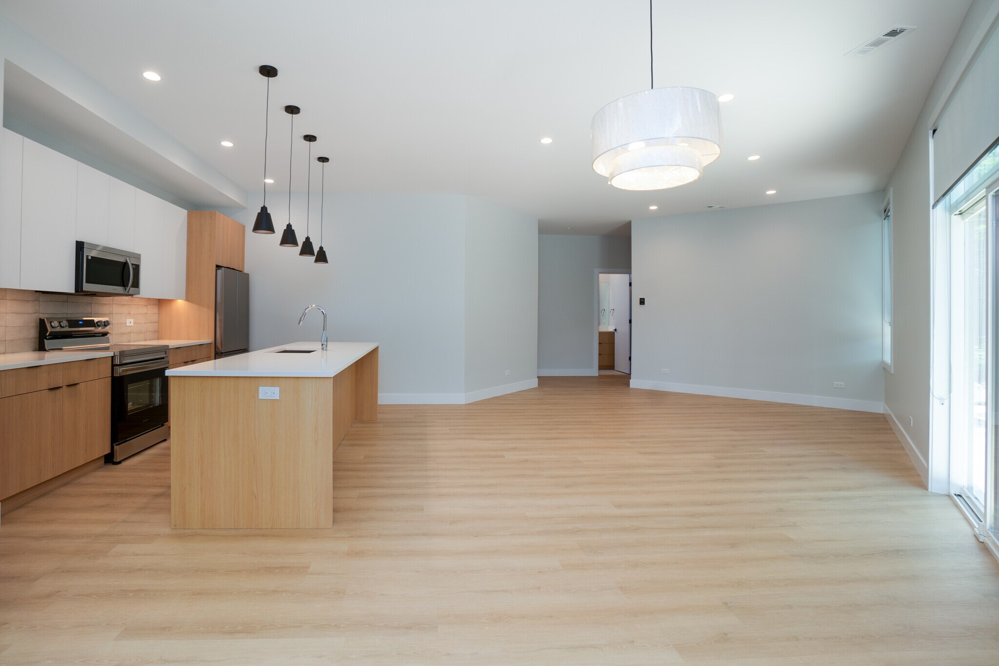 Building Photo - 3947 W Dakin St