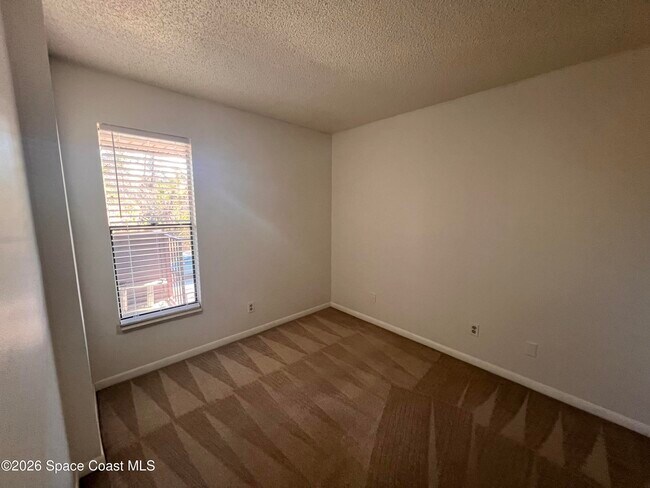 Building Photo - 1011 Clearmont St NE