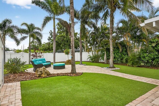 Building Photo - 5519 Commonwealth Ave N