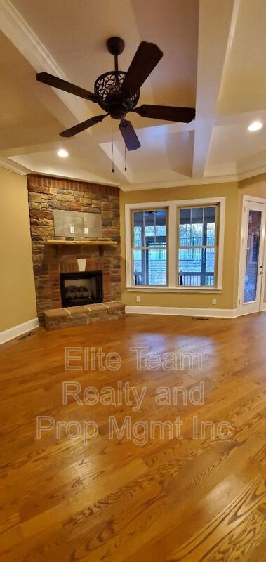 Building Photo - 550 Cottonfield Cir