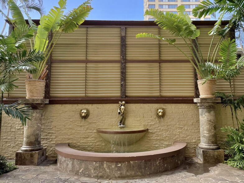 Building Photo - 440 ?Olohana St