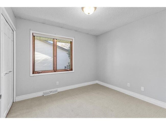 Building Photo - 16405 13th Ave N