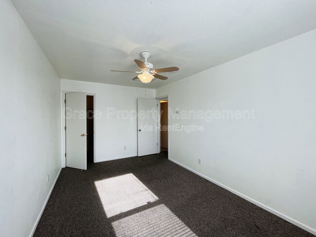 Building Photo - 1217 Bluejay Ave