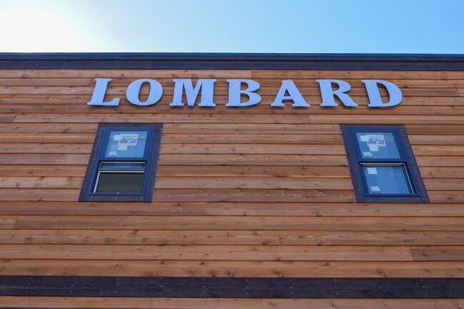 Building Photo - Lombard