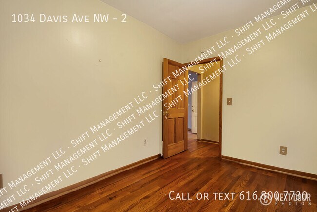 Building Photo - 1034 Davis Ave NW