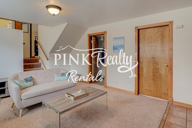 Building Photo - 1716 Wooten Rd