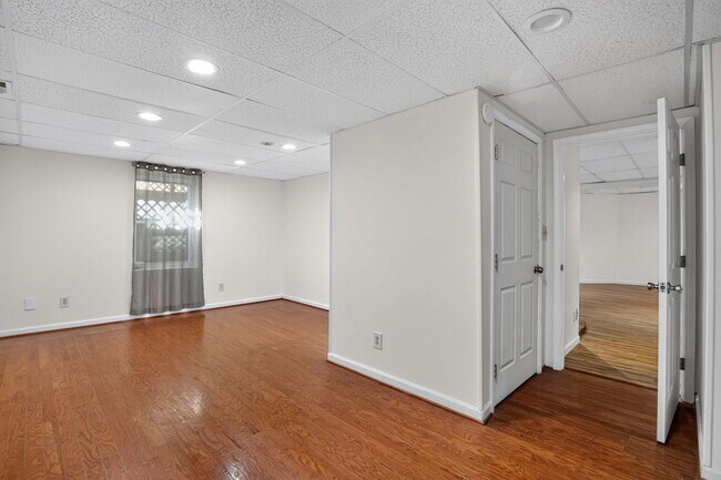Building Photo - 11880 Provident Dr