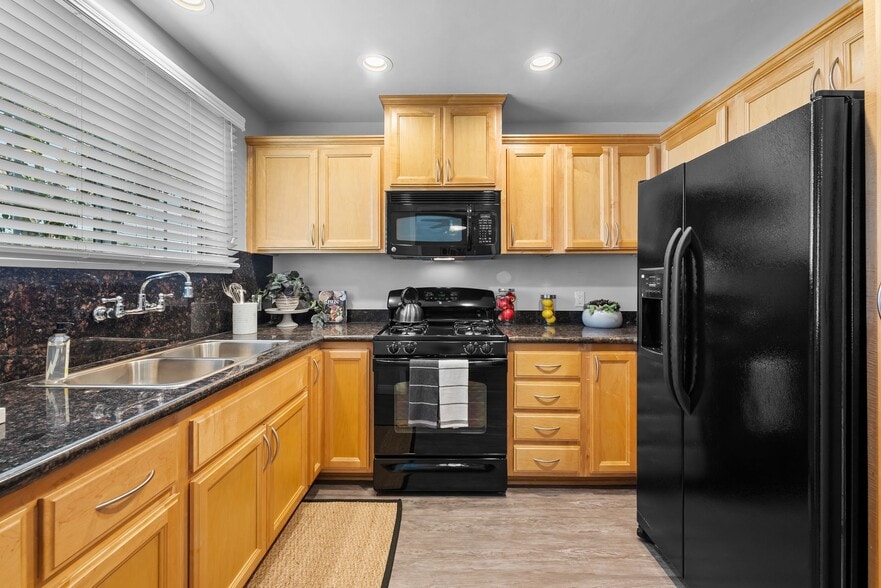 Building Photo - Somerset Apartment Homes