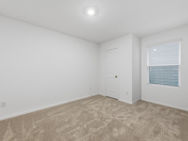 Building Photo - 25409 Carnation Ct