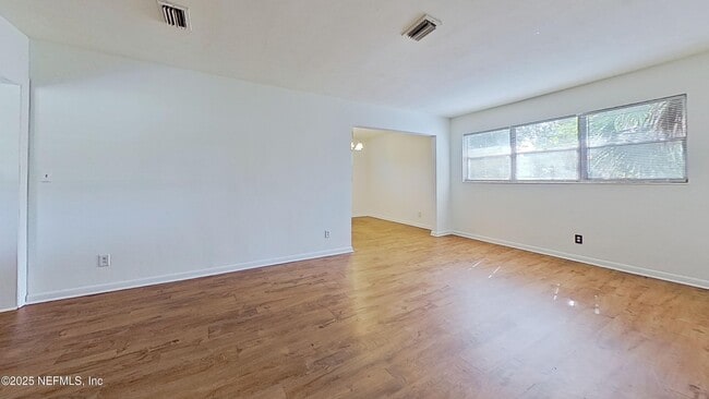 Building Photo - 2131 Goltare Dr