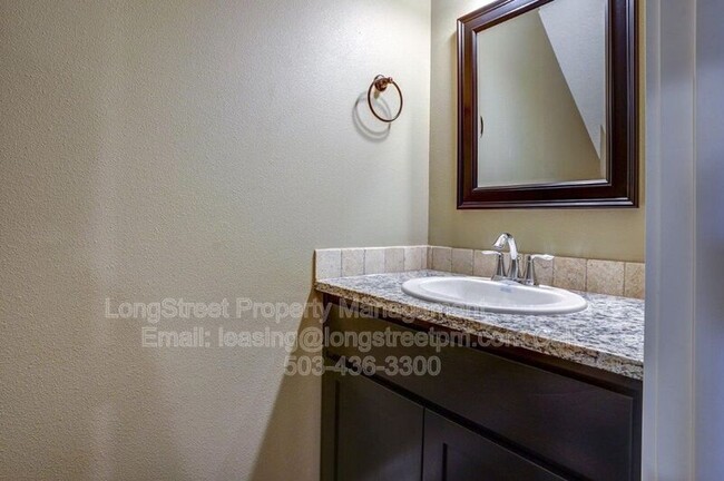 Building Photo - 482 S Monmouth Ave