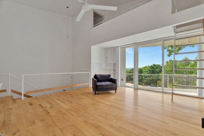 Building Photo - 1124 Heath Dr
