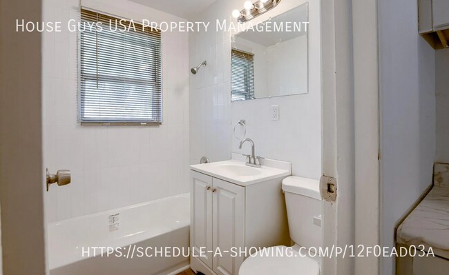 Building Photo - 15216 Bellaire Ave
