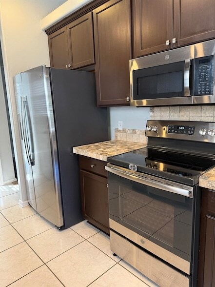 Building Photo - 4904 Park View Ct