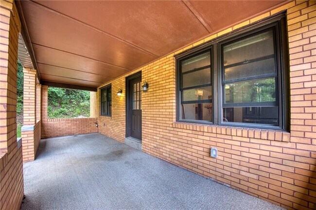 Building Photo - 4465 Mt Troy Rd Ext