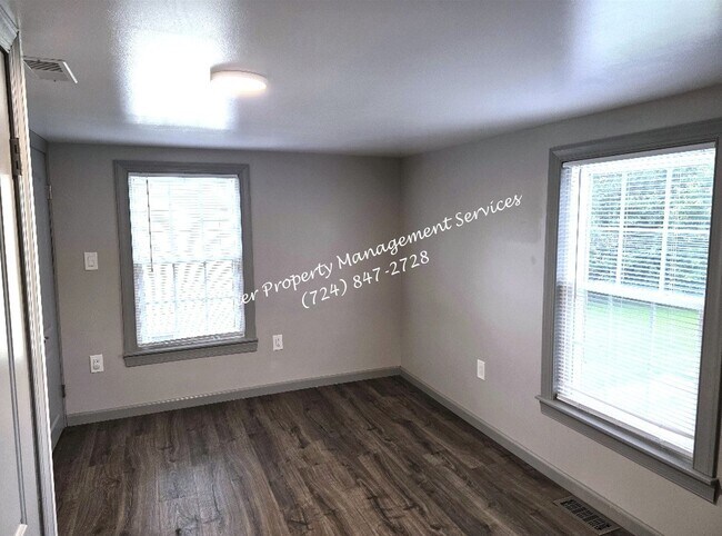 Building Photo - 1119 Riverside Dr