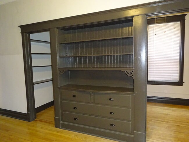 Building Photo - 2602 W 22nd Pl