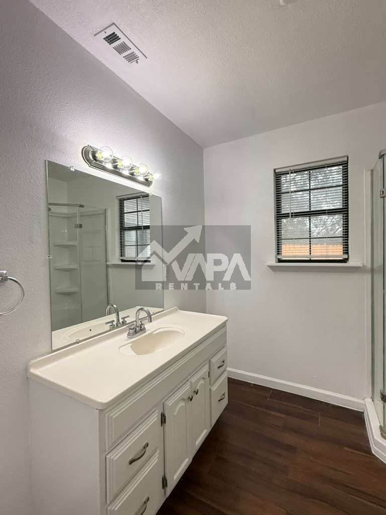 Building Photo - 407 Creath Pl