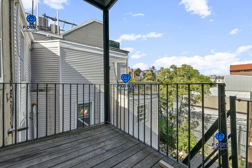 Building Photo - 86 Chelsea St