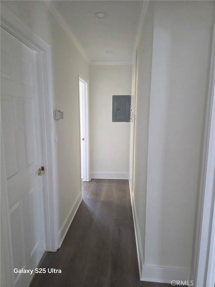 Building Photo - 521 E Valencia Ave