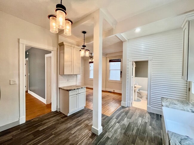 Building Photo - Four Bedroom Historic Clifton Gem!
